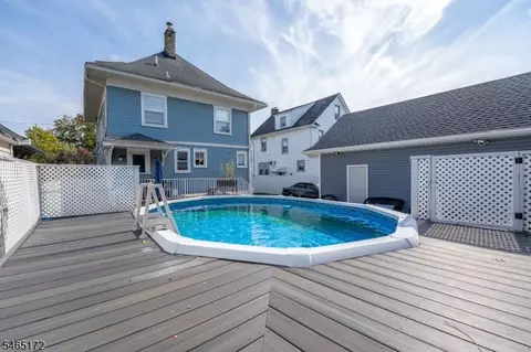 Exterior - 20 Hillside Rd, Elizabeth, NJ 07208 photo 3 of 8