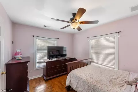Bedroom - 20 Hillside Rd, Elizabeth, NJ 07208 photo 5 of 8