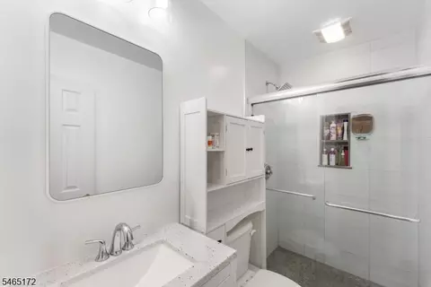Bath - 20 Hillside Rd, Elizabeth, NJ 07208 photo 1 of 4