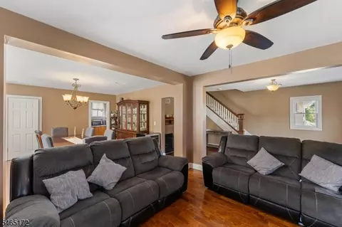 Entry Way - 20 Hillside Rd, Elizabeth, NJ 07208 photo 4 of 11