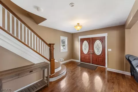 Entry Way - 20 Hillside Rd, Elizabeth, NJ 07208 photo 3 of 11
