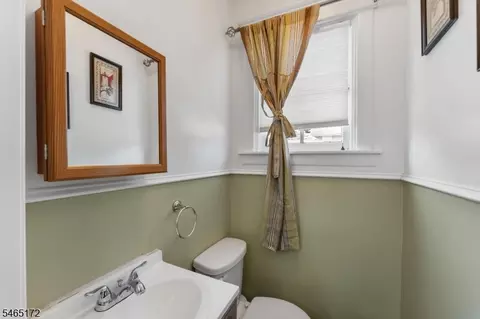 Bath - 20 Hillside Rd, Elizabeth, NJ 07208 photo 3 of 4
