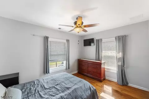 Bedroom - 20 Hillside Rd, Elizabeth, NJ 07208 photo 3 of 8