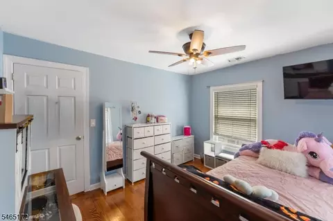 Bedroom - 20 Hillside Rd, Elizabeth, NJ 07208 photo 2 of 8