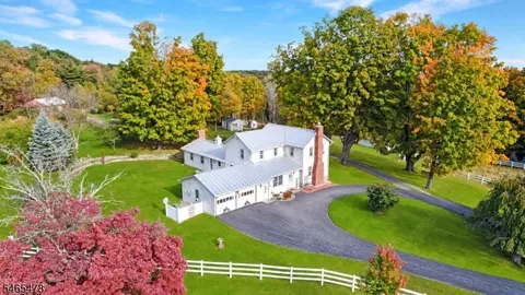 4 Hardwick Rd, Hardwick Twp, NJ 07825