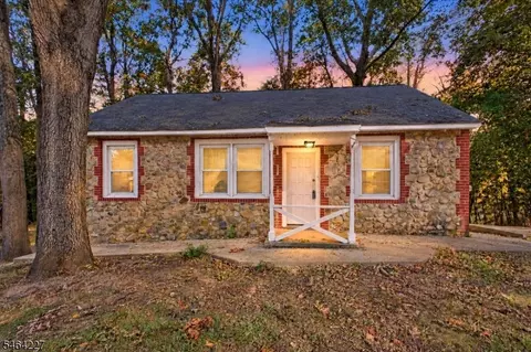 601 Succasunna Rd, Landing, NJ 07850