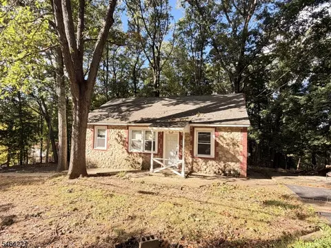 601 Succasunna Rd, Landing, NJ 07850