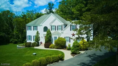 16 Ramshorn Rd, Milford, NJ 08848