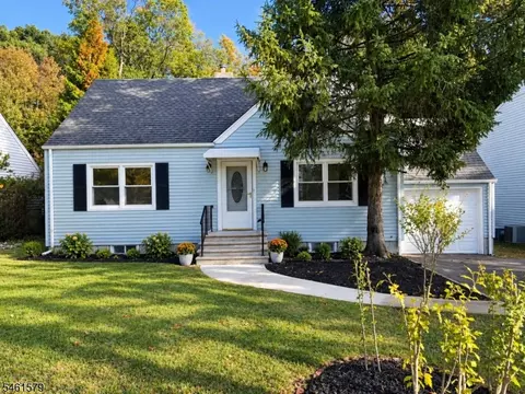 31 Glenview Dr, West Orange, NJ 07052