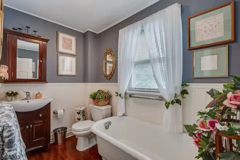 Bath - 4 S Springfield Ave, Springfield, NJ 07081 photo 2 of 2