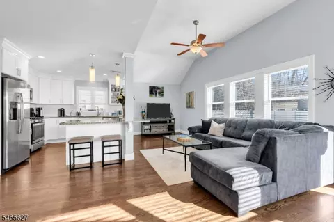 42 Deerfield Rd, Parsippany, NJ 07054