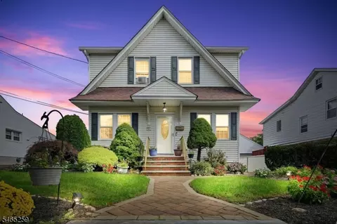 112 Jefferson Pl, Totowa, NJ 07512