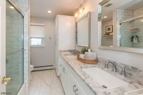 Bath - 178 Webster Dr, Wayne, NJ 07470 photo 5 of 6