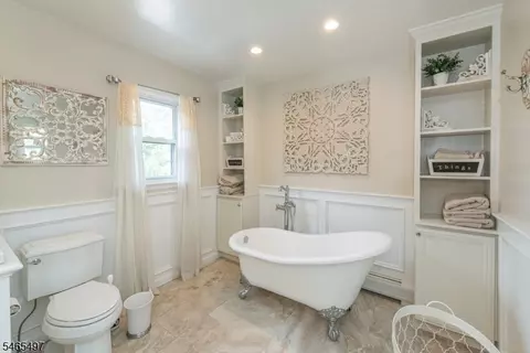 Bath - 178 Webster Dr, Wayne, NJ 07470 photo 3 of 6