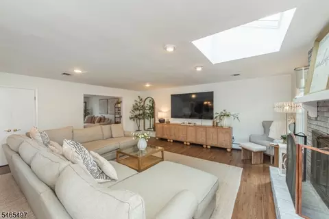 Living - 178 Webster Dr, Wayne, NJ 07470 photo 3 of 3