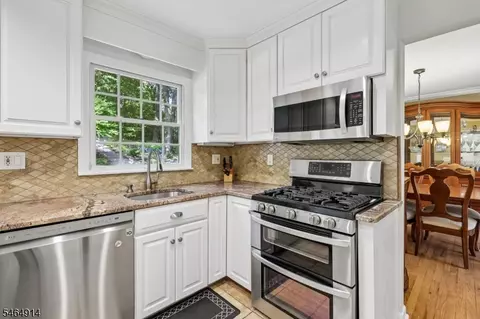 Kitchen - 40 Brook Ter, Wayne, NJ 07470 photo 3 of 3