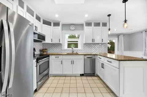 Kitchen - 9 Shetland Dr, Clark, NJ 07066 photo 1 of 1