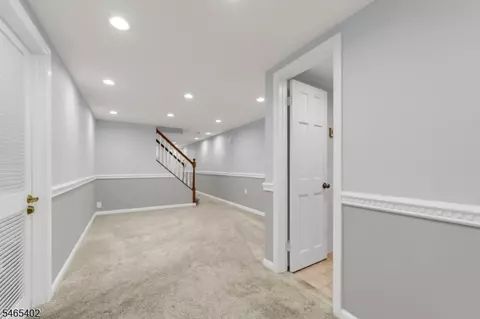 Entry Way - 9 Shetland Dr, Clark, NJ 07066 photo 3 of 3
