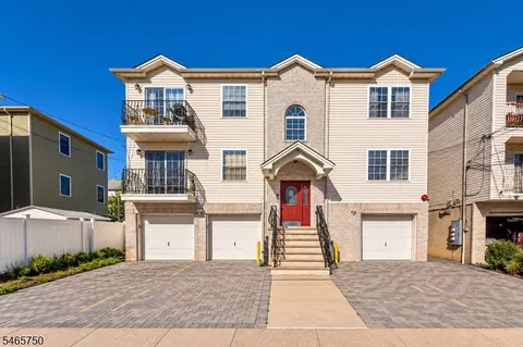 208 Oak St, Elizabeth, NJ 07201