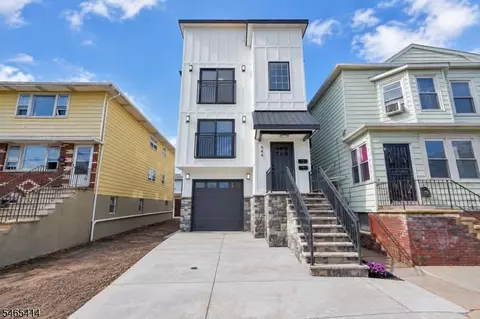 444 3rd Ave, Elizabeth City, NJ 07206