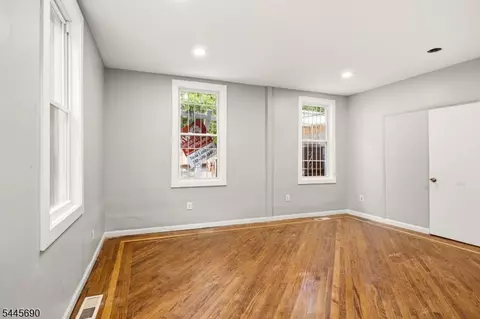 65 Highland Ave, Newark, NJ 07104