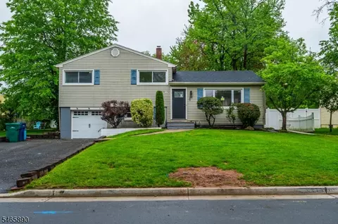 58 Glenwood Rd, Fanwood, NJ 07023