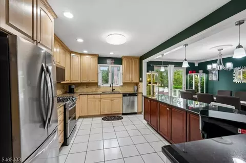 Kitchen - 564 Mountain Ave, Springfield, NJ 07081 photo 2 of 2