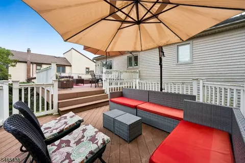 Exterior - 564 Mountain Ave, Springfield, NJ 07081 photo 9 of 16