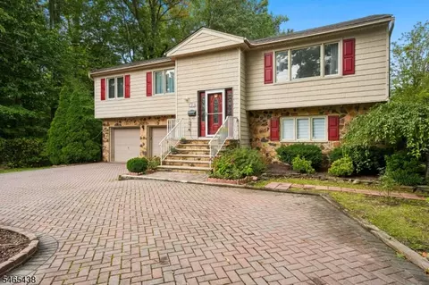 Exterior - 564 Mountain Ave, Springfield, NJ 07081 photo 3 of 16