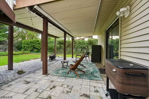 Exterior - 564 Mountain Ave, Springfield, NJ 07081 photo 10 of 16