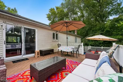 Exterior - 564 Mountain Ave, Springfield, NJ 07081 photo 6 of 16