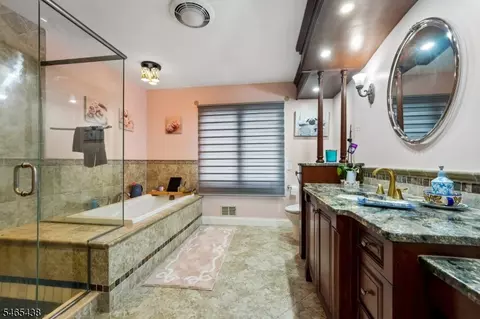 Bath - 564 Mountain Ave, Springfield, NJ 07081 photo 1 of 3