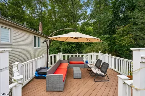 Exterior - 564 Mountain Ave, Springfield, NJ 07081 photo 8 of 16