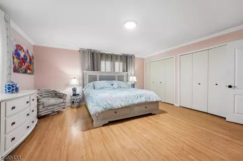 Bedroom - 564 Mountain Ave, Springfield, NJ 07081 photo 1 of 7