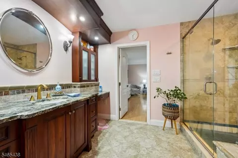 Bath - 564 Mountain Ave, Springfield, NJ 07081 photo 2 of 3