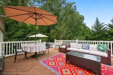 Exterior - 564 Mountain Ave, Springfield, NJ 07081 photo 5 of 16