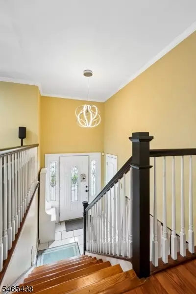 Entry Way - 564 Mountain Ave, Springfield, NJ 07081 photo 1 of 3