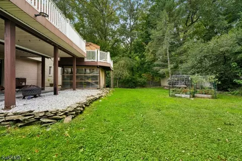 Exterior - 564 Mountain Ave, Springfield, NJ 07081 photo 14 of 16