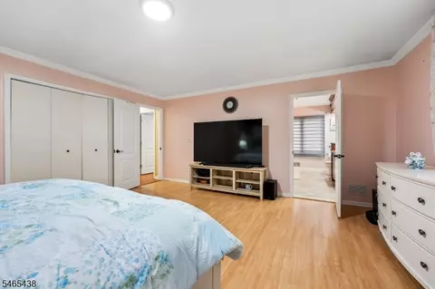 Bedroom - 564 Mountain Ave, Springfield, NJ 07081 photo 3 of 7