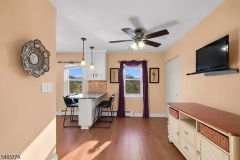 Entry Way - 49 Knox Ter #2A, Wayne, NJ 07470 photo 2 of 5
