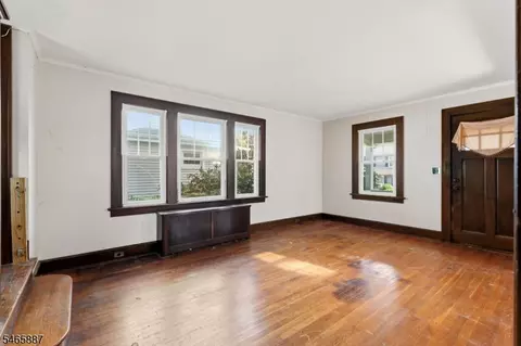 Living - 4 Denman Pl, Summit, NJ 07901 photo 2 of 3