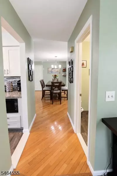Entry Way - 1 Sparrow Cir, Newton, NJ 07860 photo 2 of 3