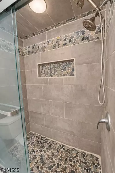 Bath - 1 Sparrow Cir, Newton, NJ 07860 photo 4 of 4