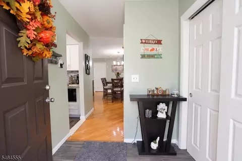 Entry Way - 1 Sparrow Cir, Newton, NJ 07860 photo 1 of 3