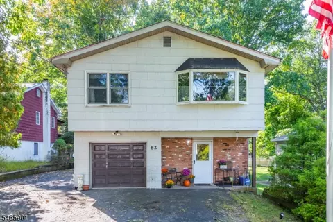 62 Wildwood Shores Dr, Hopatcong, NJ 07843