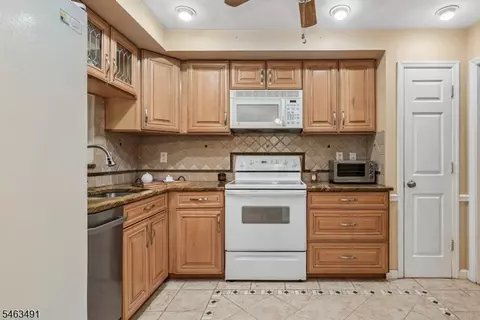 Kitchen - 51 River Rd, Stanhope, NJ 07874 photo 1 of 2