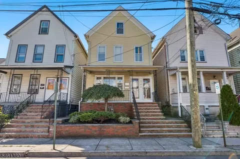 912 Roosevelt St, Elizabeth, NJ 07202