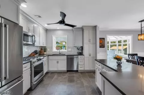Kitchen - 137 Perryville Rd, Hampton, NJ 08827 photo 2 of 4