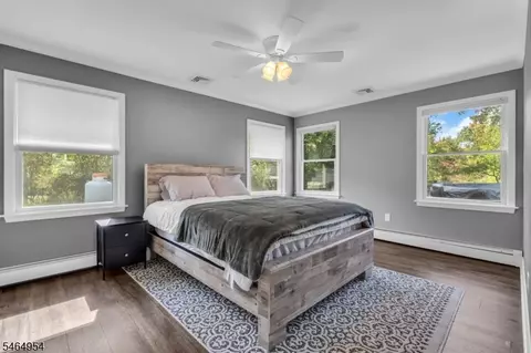Bedroom - 137 Perryville Rd, Hampton, NJ 08827 photo 6 of 7