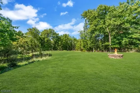Exterior - 137 Perryville Rd, Hampton, NJ 08827 photo 5 of 7